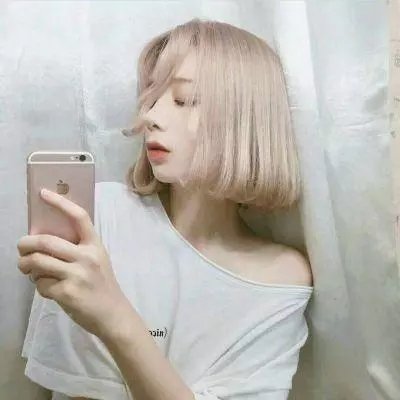 蓝眼睛波利